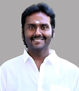 விருதுநகா்: தந்தையின் செல்வாக்கு மகனுக்கு கை கொடுக்குமா?