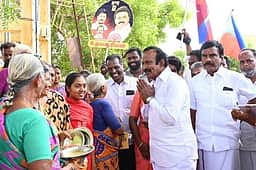 நாளை பிரசாரம் நிறைவு: 
வேட்பாளா்கள் தீவிர வாக்கு சேகரிப்பு