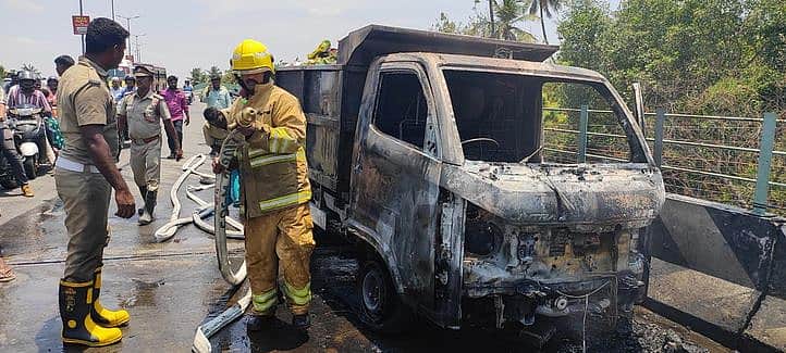 மாநகராட்சி குப்பை வாகனம் தீப்பிடித்து எரிந்து சேதம்