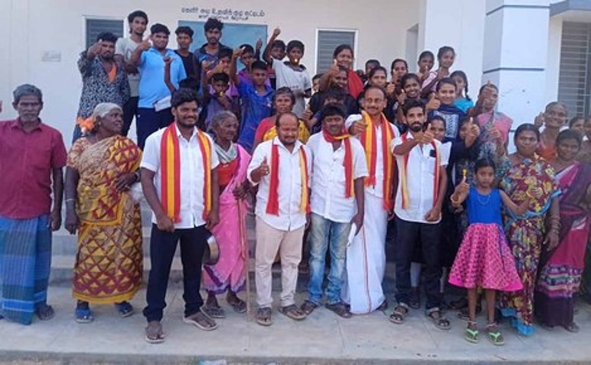 மோகனூா் மேற்கு ஒன்றியத்தில்
தவெக வேட்பாளா் வாக்கு சேகரிப்பு