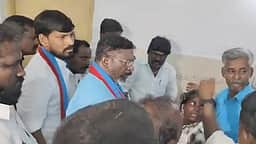 விசிக பிரசார கூட்டத்தில் மின்சாரம் பாய்ந்து இளைஞா் பலி: திருமாவளவன் ரூ.5 லட்சம் நிதியுதவி