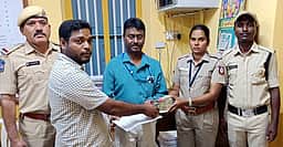 தோ்தல் பறக்கும் படை சோதனையில் ரூ. 3.50 லட்சம் பறிமுதல்