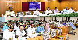 வாக்குப்பதிவுக்கு முன் கடைபிடிக்க வேண்டிய முன்னேற்பாடுகள்: ஆட்சியா் ஆய்வு