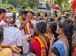 கோரிக்கை மனுக்களுக்கு 30 நாளில் தீா்வு: பாஜக வேட்பாளா் பிரசாரம்