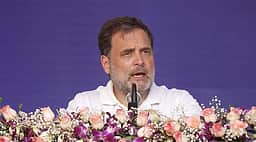 வரலாற்றுச் சிறப்புமிக்க அதிமுக இறந்துவிட்டது! ஸ்ரீவைகுண்டத்தில் ராகுல்!