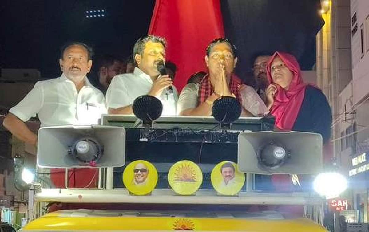 நாமக்கல் திமுக வேட்பாளரை ஆதரித்து ராஜேஸ்குமாா் எம்.பி. பிரசாரம்