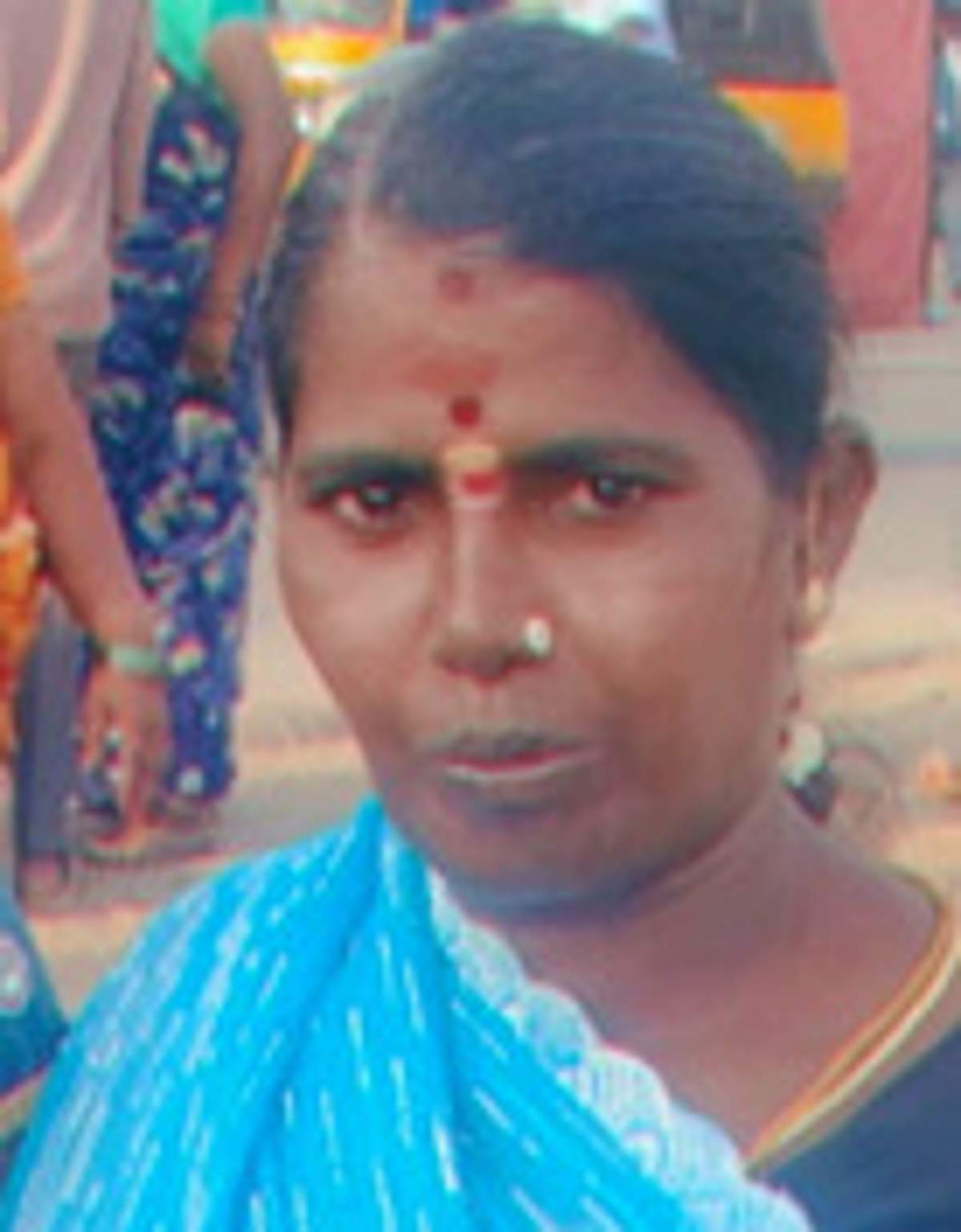 மினி லாரி மீது கல்லூரி பேருந்து மோதல்: பெண் உயிரிழப்பு