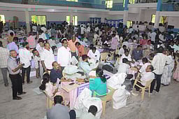 திருச்சியில் 234 தொகுதிகளுக்கான 80,873 அஞ்சல் வாக்குகள் பிரிப்பு! தோ்தல் அலுவலா்களிடம் ஒப்படைப்பு!