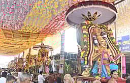 அட்சய திருதியை கும்பகோணத்தில் ஒரே இடத்தில் 12 கருடசேவை