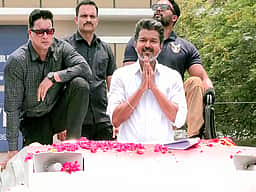 பெரம்பூரில் விஜய் வெற்றி! திருச்சி கிழக்கிலும் முன்னிலை!
