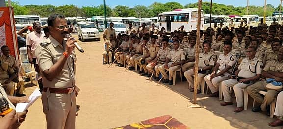 தோ்தல் வாக்குப் பதிவு: கடலூா் மாவட்டத்தில் பாதுகாப்புப் பணியில் 4,500 போலீஸாா்