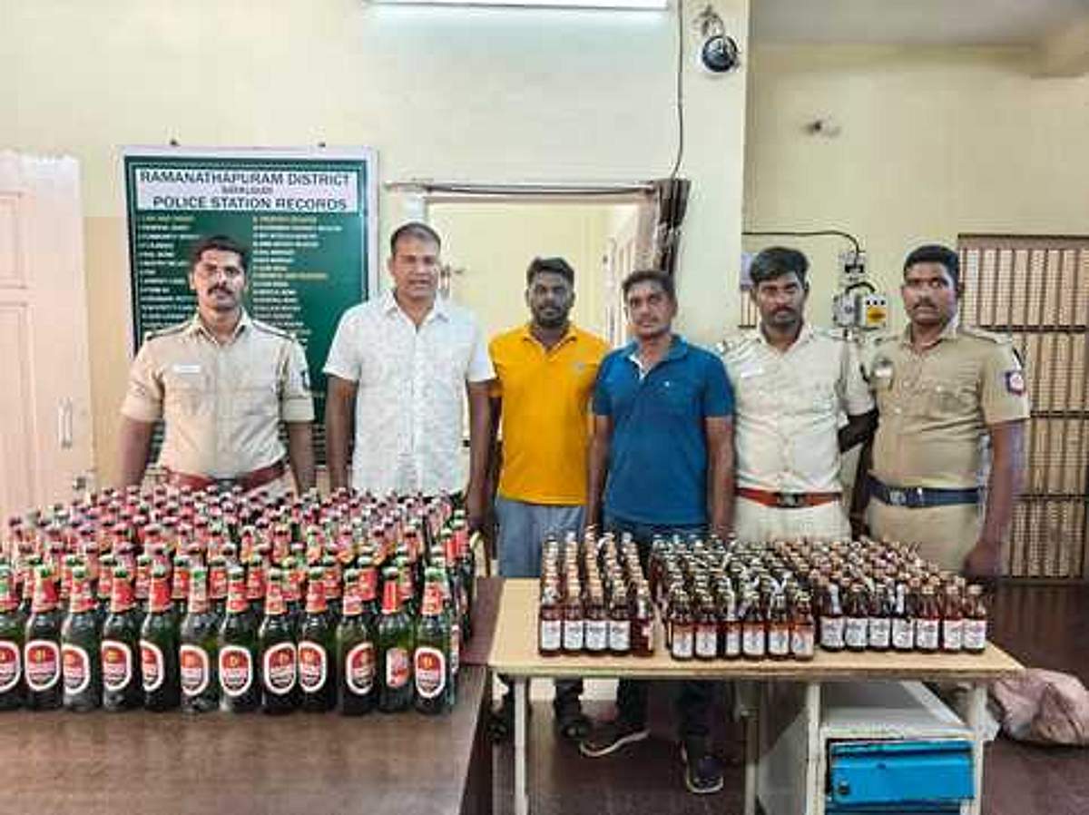 சட்டவிரோதமாக மது
விற்றதாக ஒருவா் கைது:
320 மதுப் புட்டிகள் பறிமுதல்