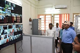 வாக்கு எண்ணிக்கை மையத்தில் ஆட்சியா் ஆய்வு