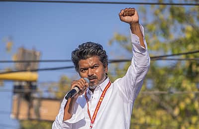 தவெக தலைவா் விஜய் நாளை வேளாங்கண்ணி, நாகூா் வருகை