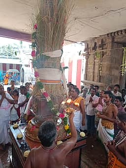 திருஒற்றியூர் ஸ்ரீபாகம்பிரியாள் கோயிலில் சித்திரைத் திருவிழா கொடியேற்றம்!