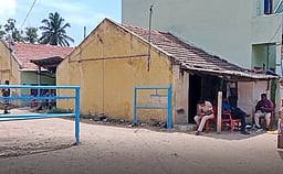 அமைச்சர் ராஜேந்திரனுக்கு நெருக்கமானவர்கள் வீடுகளில் வருமான வரித்துறையினர் சோதனை!