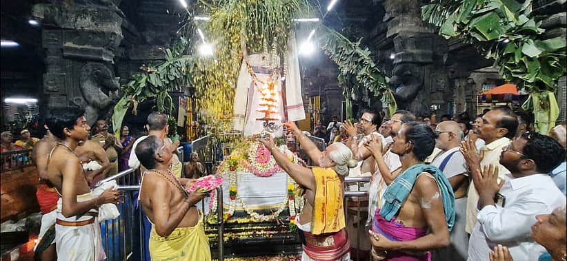 சங்கரநாராயண சுவாமி கோயிலில் சித்திரைத் திருவிழா கொடியேற்றம்