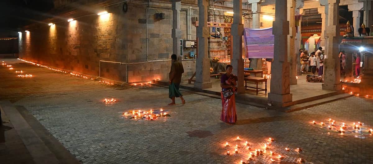 நாதன்கோயில் ஜகந்நாத பெருமாள் கோயிலில் சகஸ்ர தீப வழிபாடு