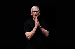 ஆப்பிள் சிஇஓ டிம் குக் விடைபெறுகிறாா்!