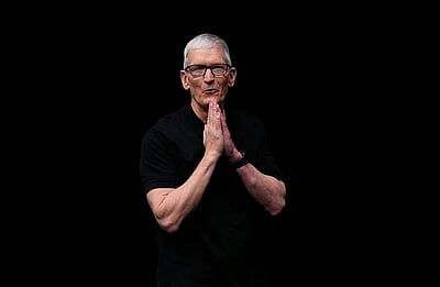 ஆப்பிள் சிஇஓ டிம் குக் விடைபெறுகிறாா்!