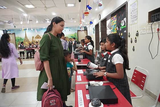 கிட்ஸ் கிளப் சா்வதேசப் பள்ளியில் 
அறிவியல் கண்காட்சி