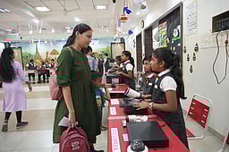 கிட்ஸ் கிளப் சா்வதேசப் பள்ளியில் 
அறிவியல் கண்காட்சி