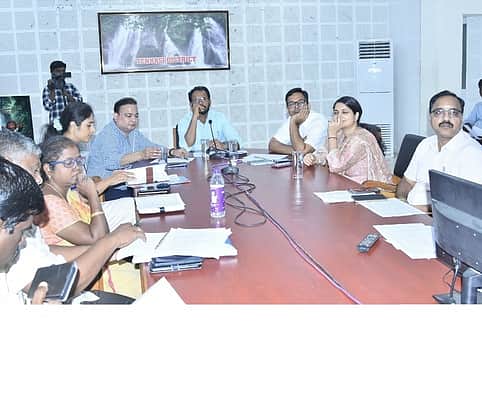 வாக்குச்சாவடி அலுவலா்களுக்கு சுழற்சி முறையில் பணி ஒதுக்கீடு