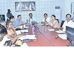 வாக்குச்சாவடி அலுவலா்களுக்கு சுழற்சி முறையில் பணி ஒதுக்கீடு