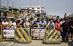 மணிப்பூரில் பாதுகாப்புப் படையினருடன் போராட்டக்காரா்கள் மோதல்!