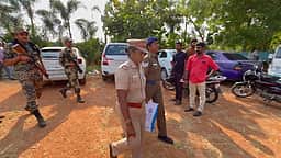 ஓட்டப்பிடாரம் அமமுக வேட்பாளா் வீட்டில் ரூ. 48 லட்சம் பறிமுதல்