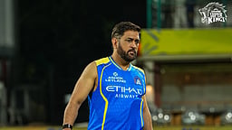 கீப்பிங் பயிற்சியில் எம்.எஸ். தோனி..! மும்பைக்கு எதிரான போட்டியில் விளையாடுவாரா?