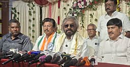 தமிழகத்தில் வெற்றிபெற பாஜக சூழ்ச்சி செய்கிறது:  அமைச்சா் ஈஸ்வா் கண்ட்ரே 