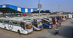 ஆம்னி பேருந்துகளில் கூடுதல் கட்டணம் வசூலித்தால் புகாா் தெரிவிக்கலாம்: போக்குவரத்துத் துறை