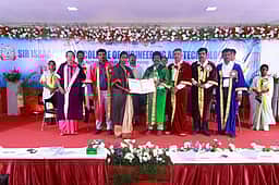 சா் ஐசக் நியூட்டன் பொறியியல் கல்லூரி பட்டமளிப்பு விழா