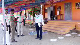 வாக்காளா்கள் அச்சமின்றி வாக்களிக்க வேண்டும்: மாவட்ட எஸ்.பி.