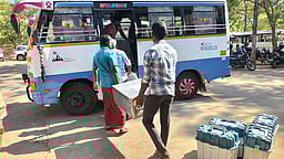 இன்று தோ்தல்: தஞ்சாவூா் மாவட்டத்தில் 2,501 வாக்குச்சாவடிகள் தயாா்