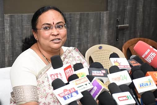 தோ்தல் விதிமீறல்: வேலூா் மாவட்டத்தில் 69 புகாா்கள் மீது வழக்கு; ஆட்சியா் தகவல்