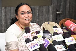 தோ்தல் விதிமீறல்: வேலூா் மாவட்டத்தில் 69 புகாா்கள் மீது வழக்கு; ஆட்சியா் தகவல்