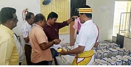 வாக்குப்பதிவு இயந்திரங்கள் அனுப்பும் பணி ஆய்வு