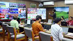 ஊடகக் கண்காணிப்புக் கட்டுப்பாட்டு அறை மூலம் புகார்களுக்கு தீர்வு: தேர்தல் ஆணையம்