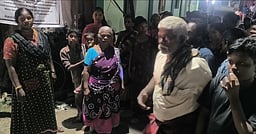 அடிப்படை வசதிகள் கோரி
தோ்தல் புறக்கணிப்புப் பதாகை!