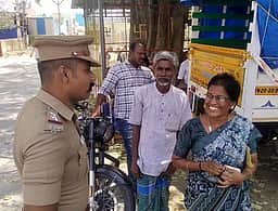 சாலையில் கிடந்த ரூ.,36,000-ஐ 
ஒப்படைத்த பெண்ணுக்கு பாராட்டு