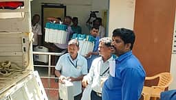 தேனி மாவட்டத்தில் 1,403 வாக்குச் சாவடிகளுக்கு அனுப்பி வைக்கப்பட்ட வாக்குப் பதிவு இயந்திரங்கள்