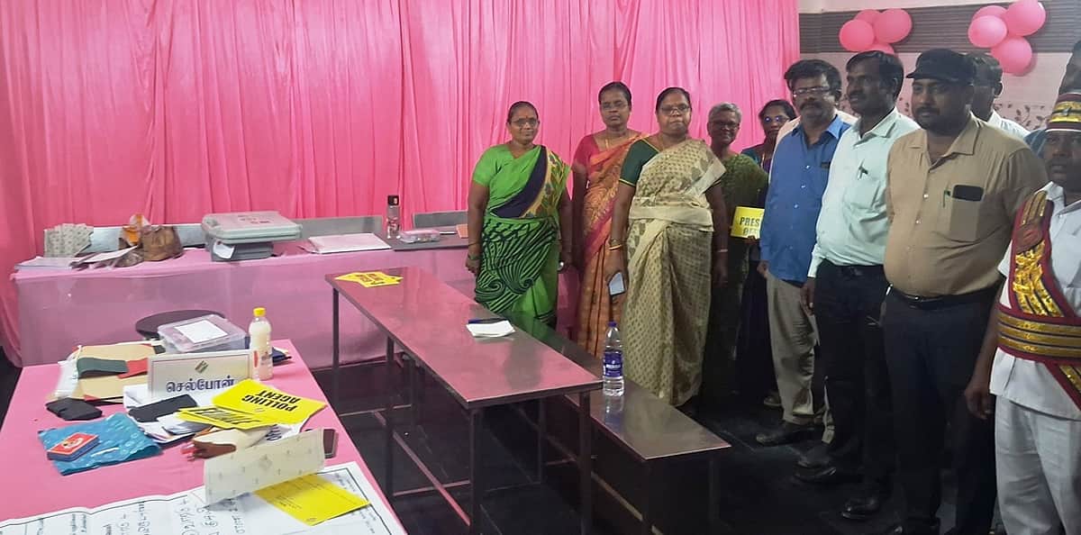 அரக்கோணம் தொகுதியில் பிங்க் நிற வாக்குச்சாவடி