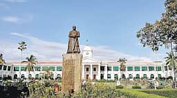 கேரளத்தில் பணிபுரியும் தமிழர்களுக்கு நாளை விடுமுறை!