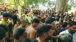 வீரபாண்டி கெளமாரியம்மன் கோயில் சித்திரைத் திருவிழா  தொடக்கம்