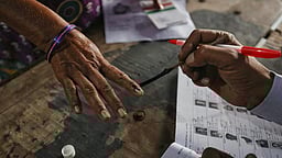 தமிழ்நாடு சட்டப்பேரவைத் தேர்தலில் 4.18 லட்சம் தபால் வாக்குகள் பதிவு!