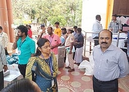 வாக்குப் பதிவு இயந்திரம் அனுப்பும் பணி: நான்குனேரியில் ஆட்சியா் ஆய்வு