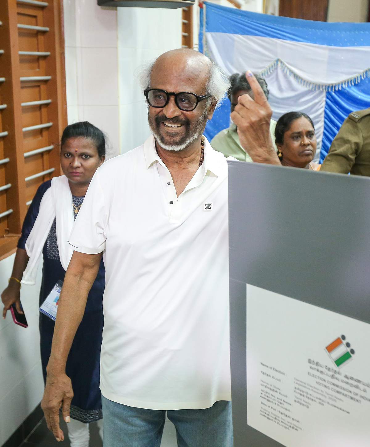 ஜனநாயகக் கடமையாற்றிய திரை பிரபலங்கள்!