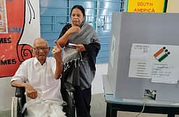 102 வயதிலும் வாக்குச்சாவடிக்கு சென்று வாக்களித்த முதல்வரின் தாய் மாமா